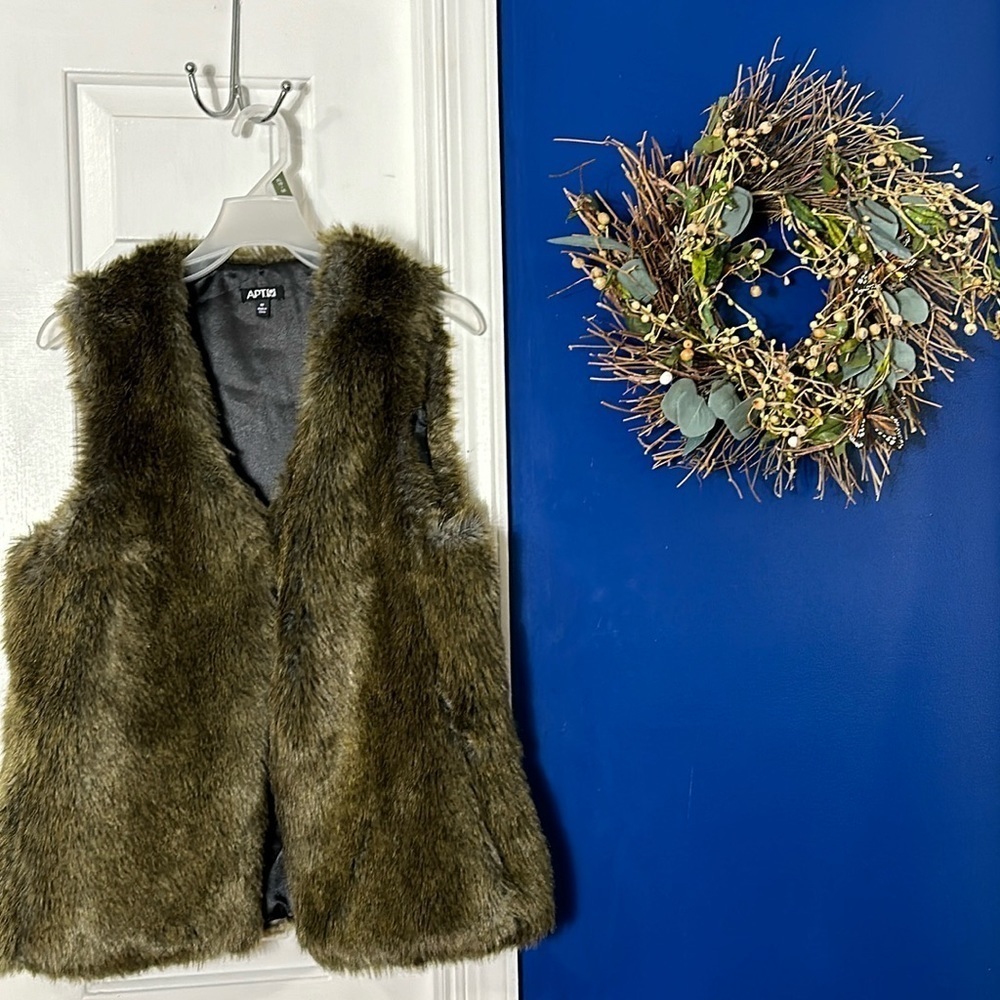 Women’s Apt. 9 Women's Faux Fur Brown and Black Vest Size Medium